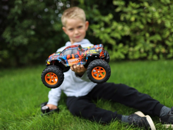 RC auto RMT Dominator Monster